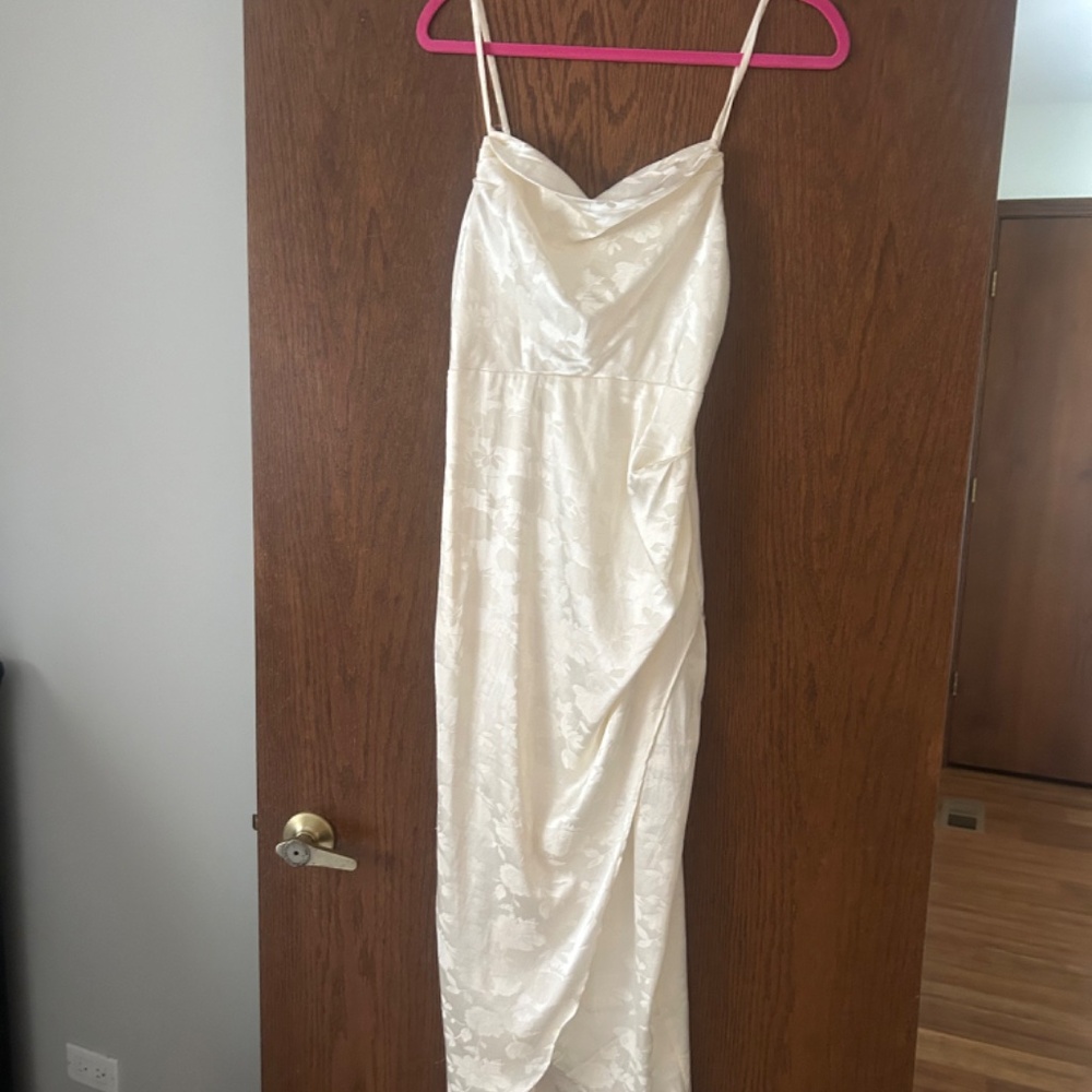 Cream satin dress - Picture 4 of 5